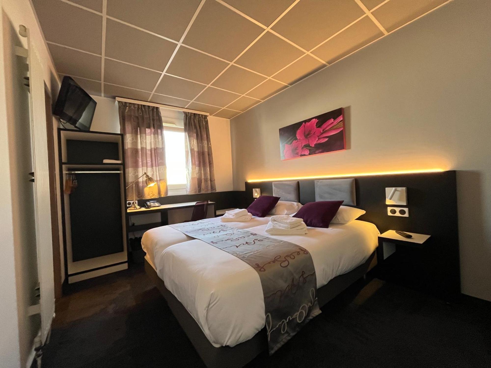Brit Hotel Le Vesoul Exterior photo